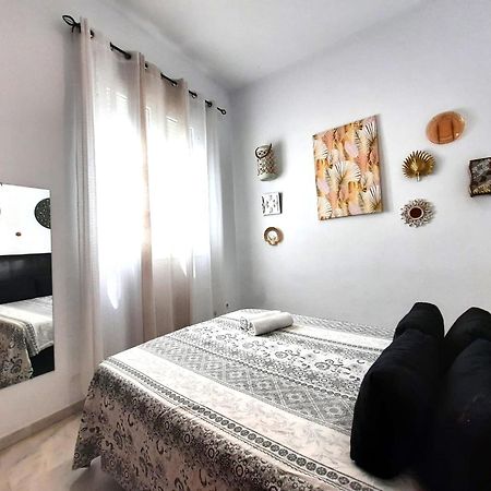 Budget And Lovely Rooms Setas Center Sewilla Zewnętrze zdjęcie